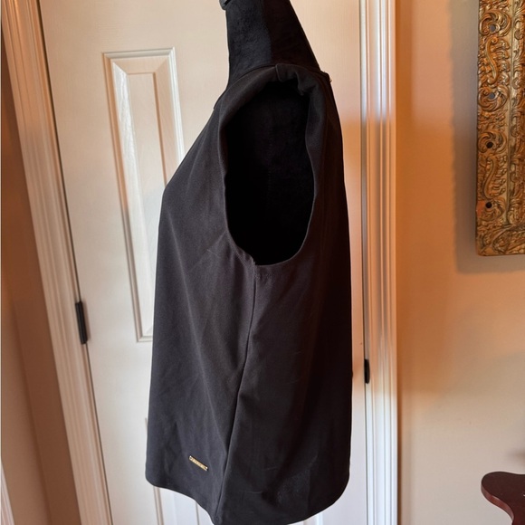 Nine West Black Muscle Top with faux gold chain accenting the back NWT - Picture 4 of 11